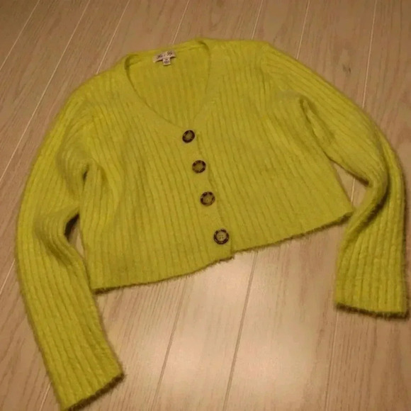 Buy 1 sweater, Get 2 Free!!! Womens Fuzzy V-neck Cardigan Sweater Size M - Picture 2 of 6